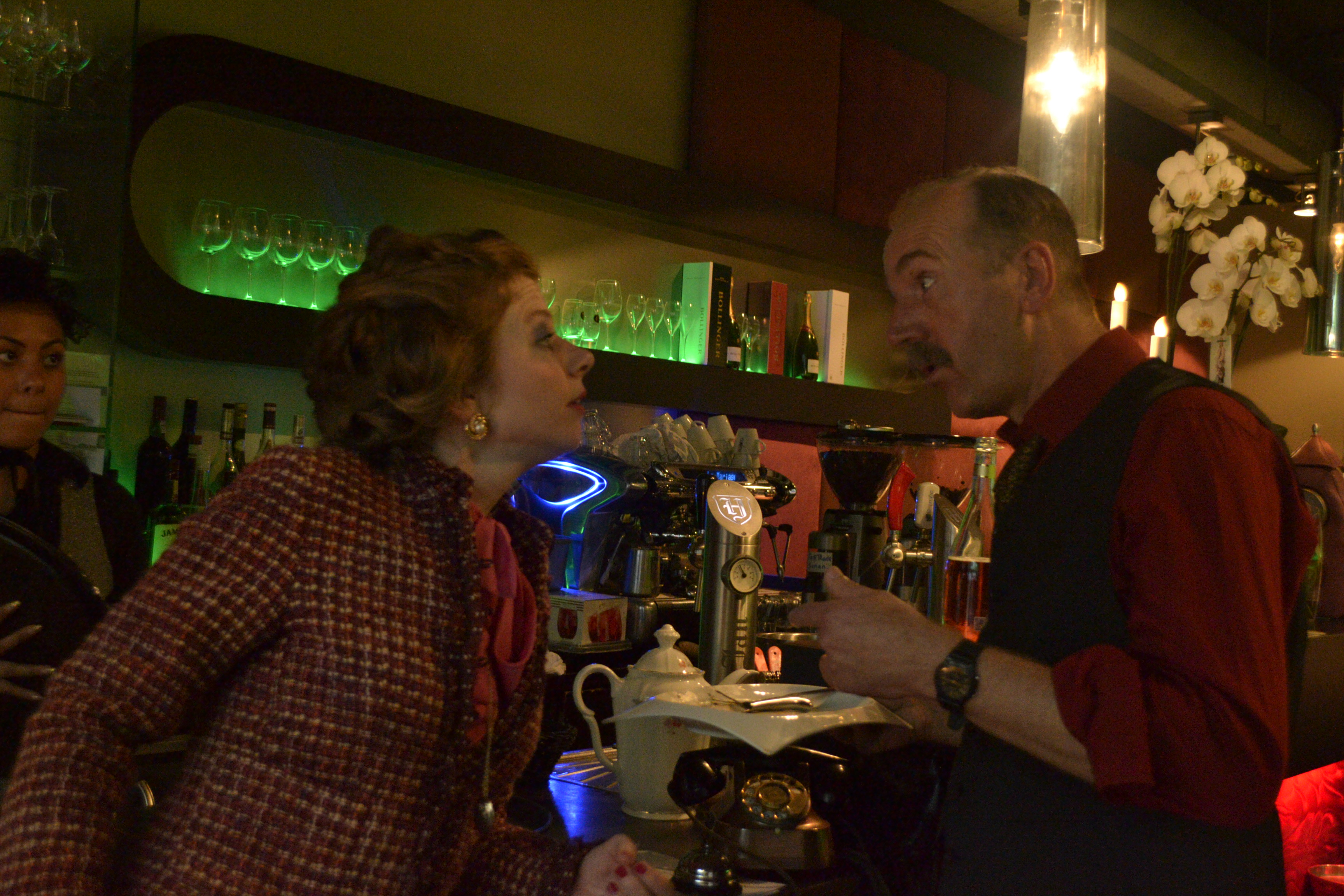 Bij Fawlty Towers aan tafel — beeld 1